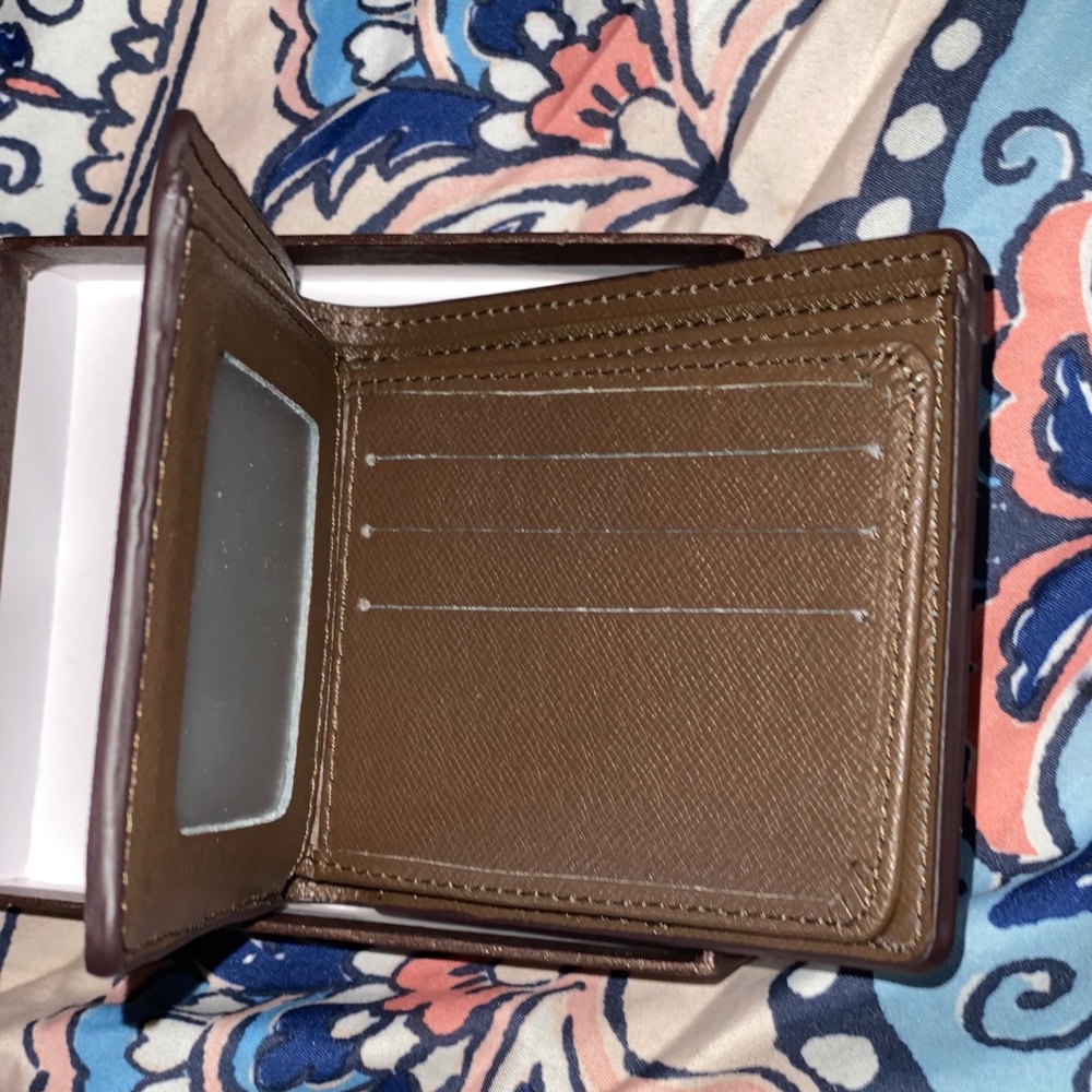 Wallet - Picture 2 of 3